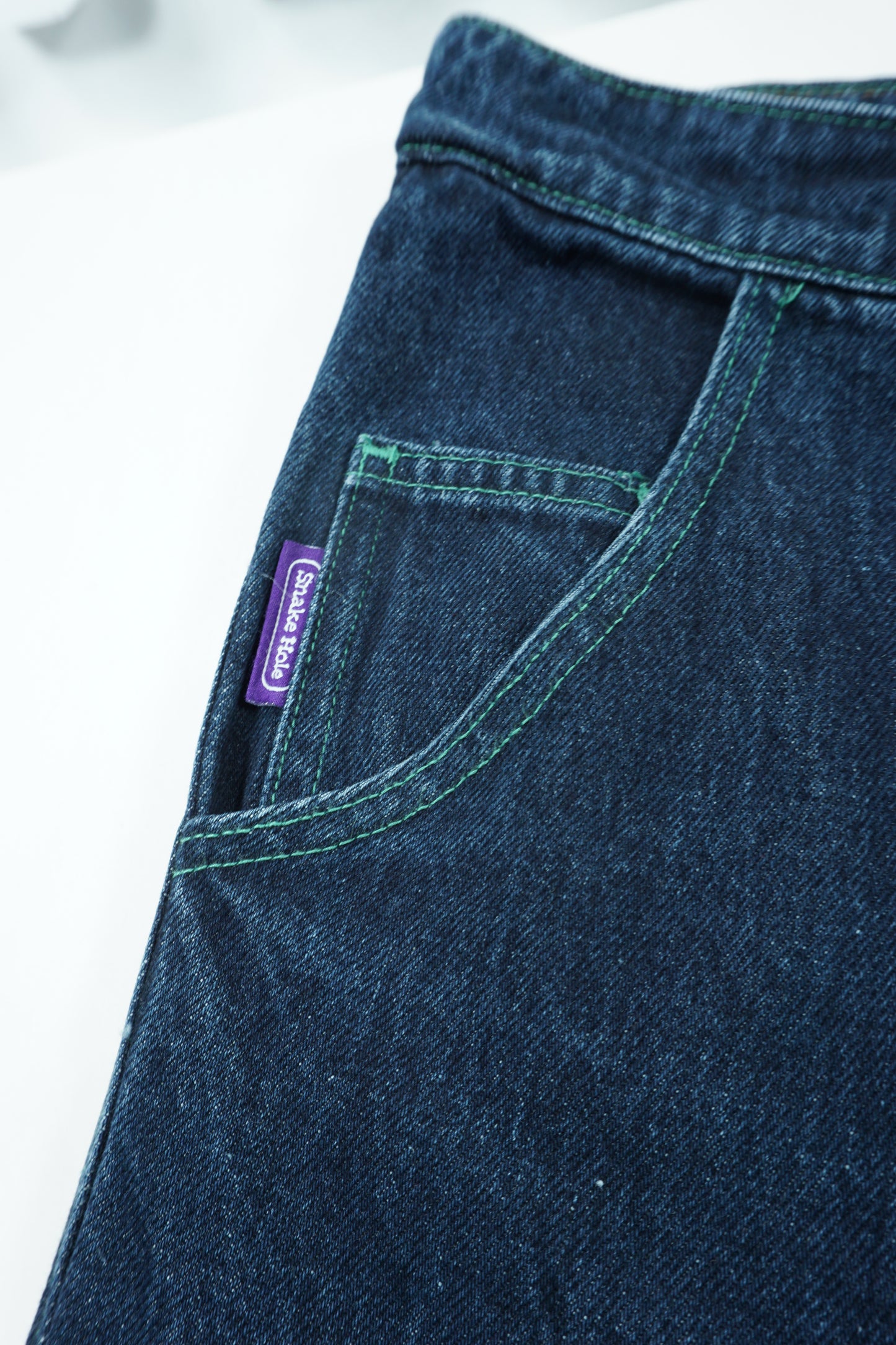 SNAKE HOLE Wide Denim – Green Stitch Dark Indigo