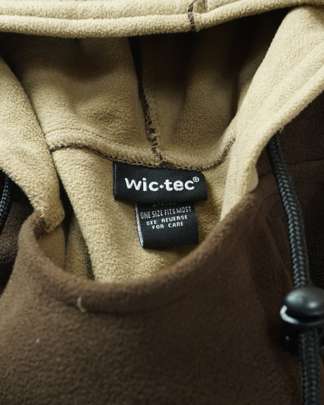 wic.tec Hooded Fleece Poncho