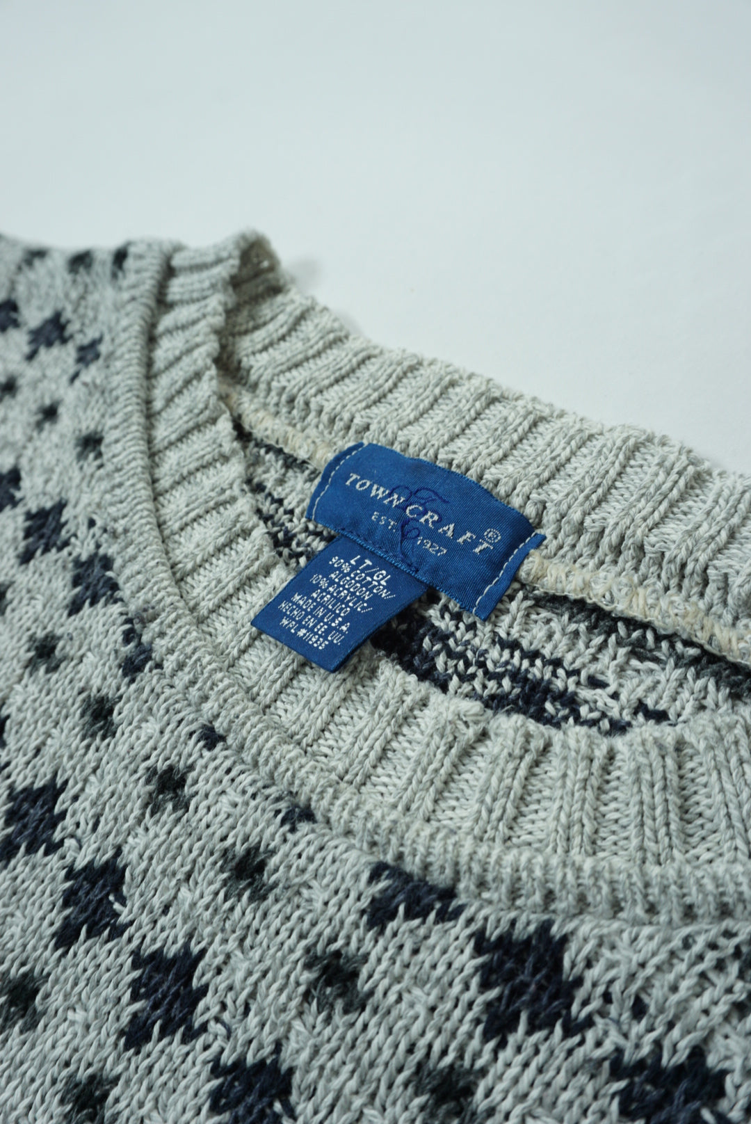 TOWNCRAFT Geometric Pattern Knit Sweater
