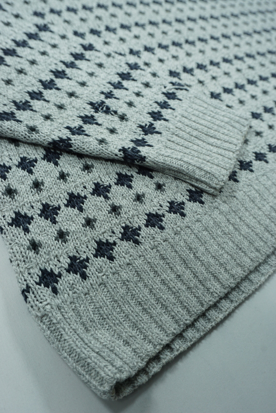 TOWNCRAFT Geometric Pattern Knit Sweater